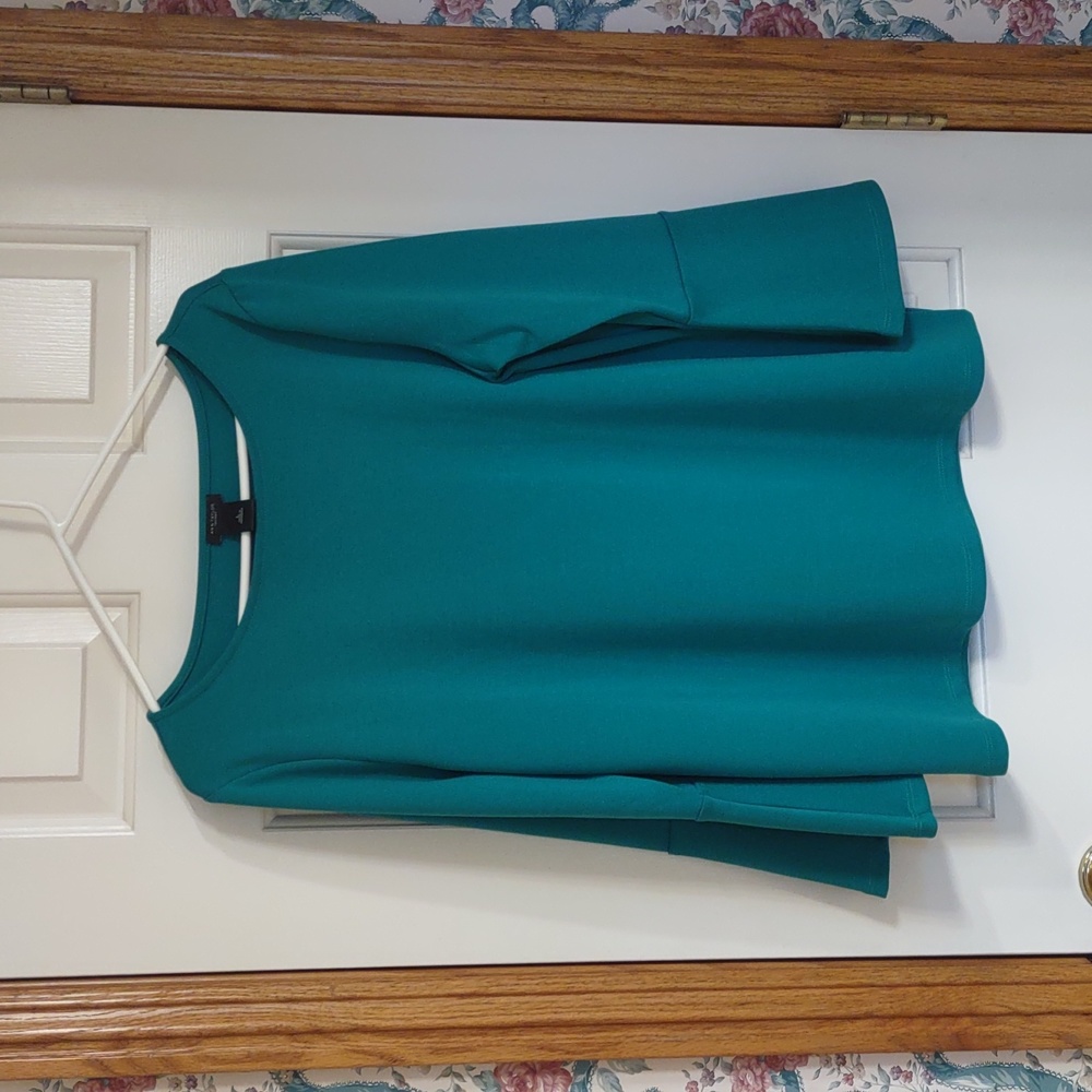 Kelly Green Long-Sleeve Blouse